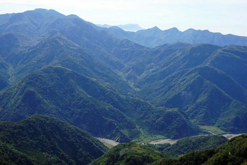 不论多麼崎岖险峻的深山里,都还是有人类活动的迹象